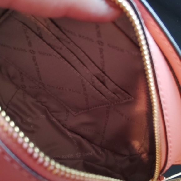 Michael Kors Pink Oval Crossbody Medium - Picture 13 of 16